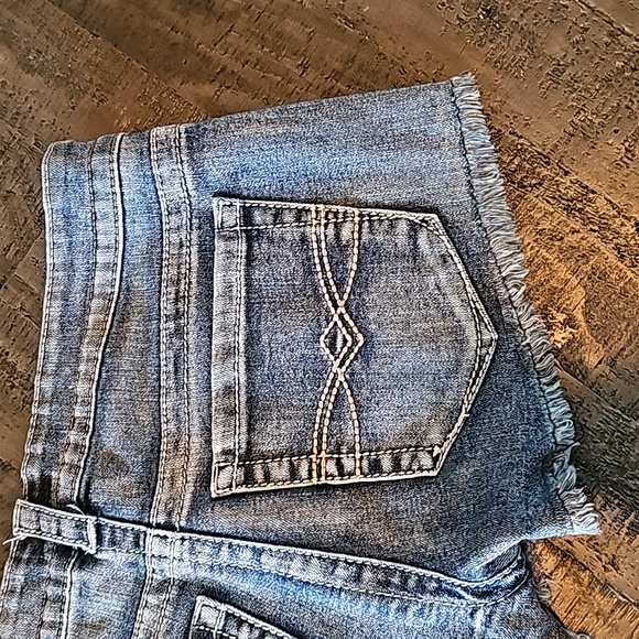 Mudd Shorts - Picture 3 of 9